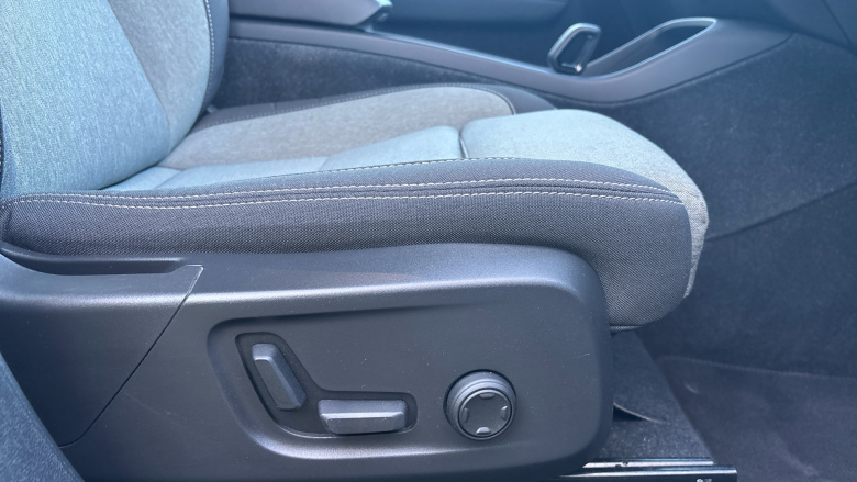 Volvo Xc40 1.5 T4 Recharge PHEV Plus Dark 5dr Auto Estate